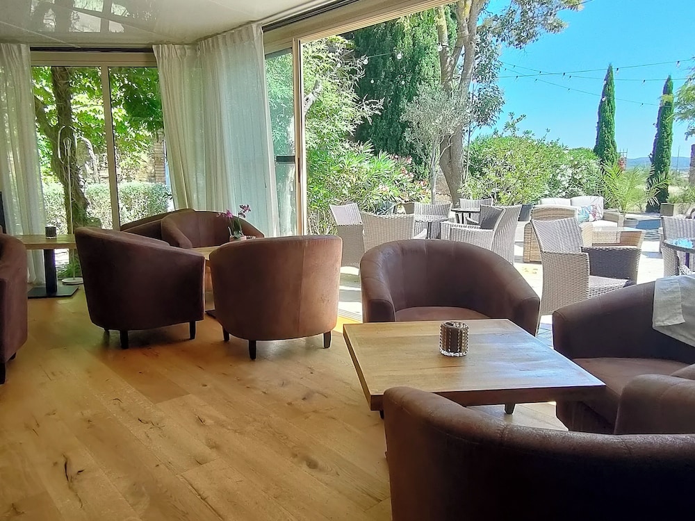 AUBERGE COTE JARDIN 33/56