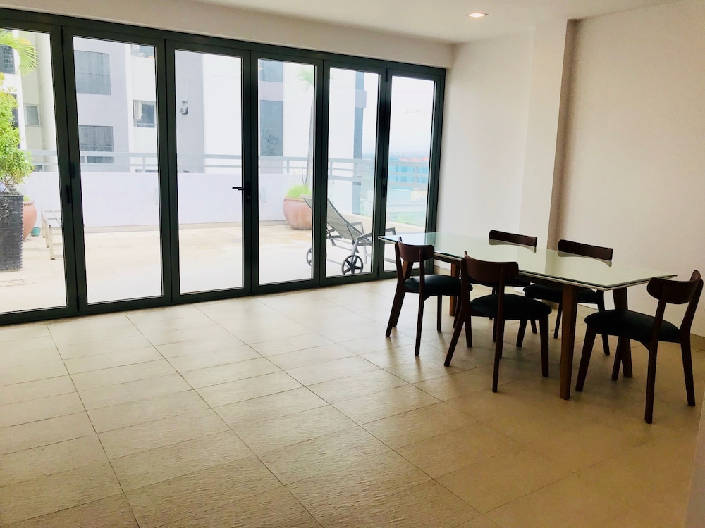 Glenwood Suites 36/49