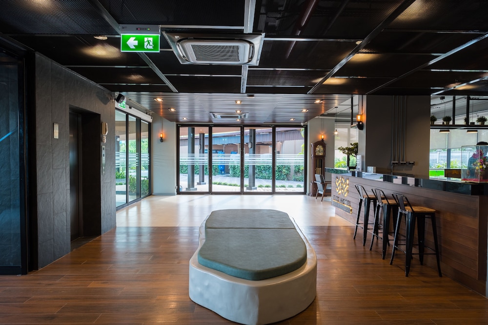 S.22 Hotel Suratthani 50/64
