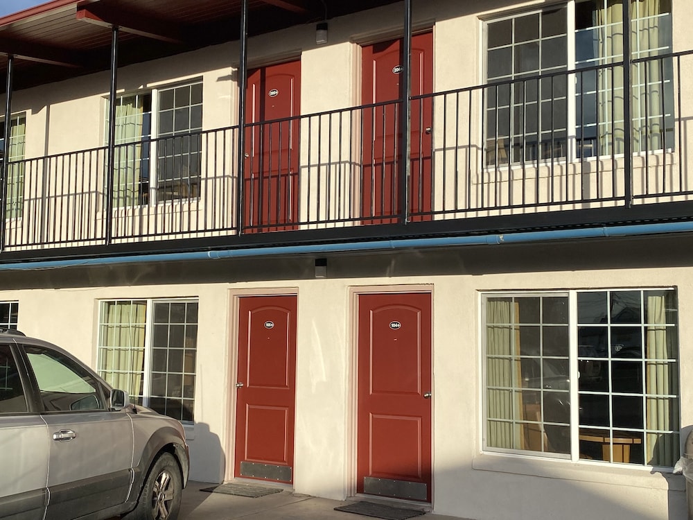 Dunes Inn 2/61