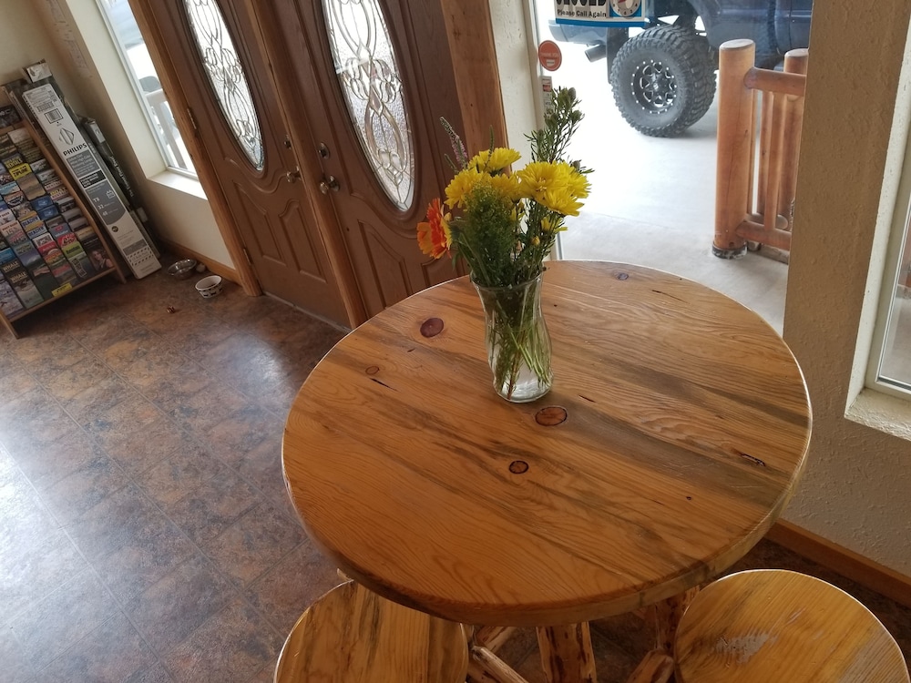 Carriage House Inn 12/36