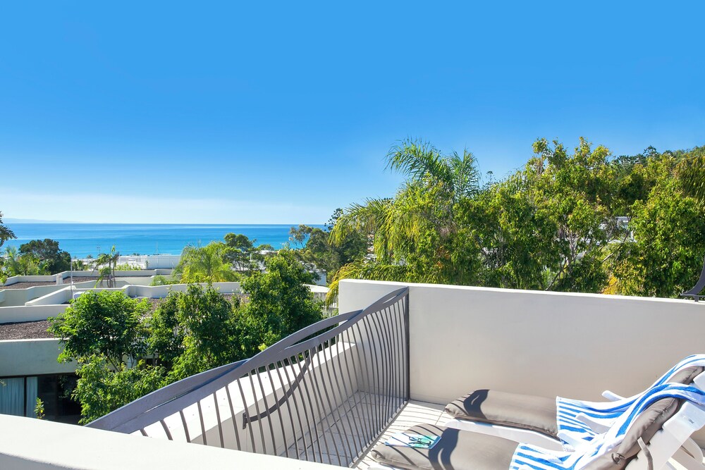 NOOSA BLUE RESORT 4/76