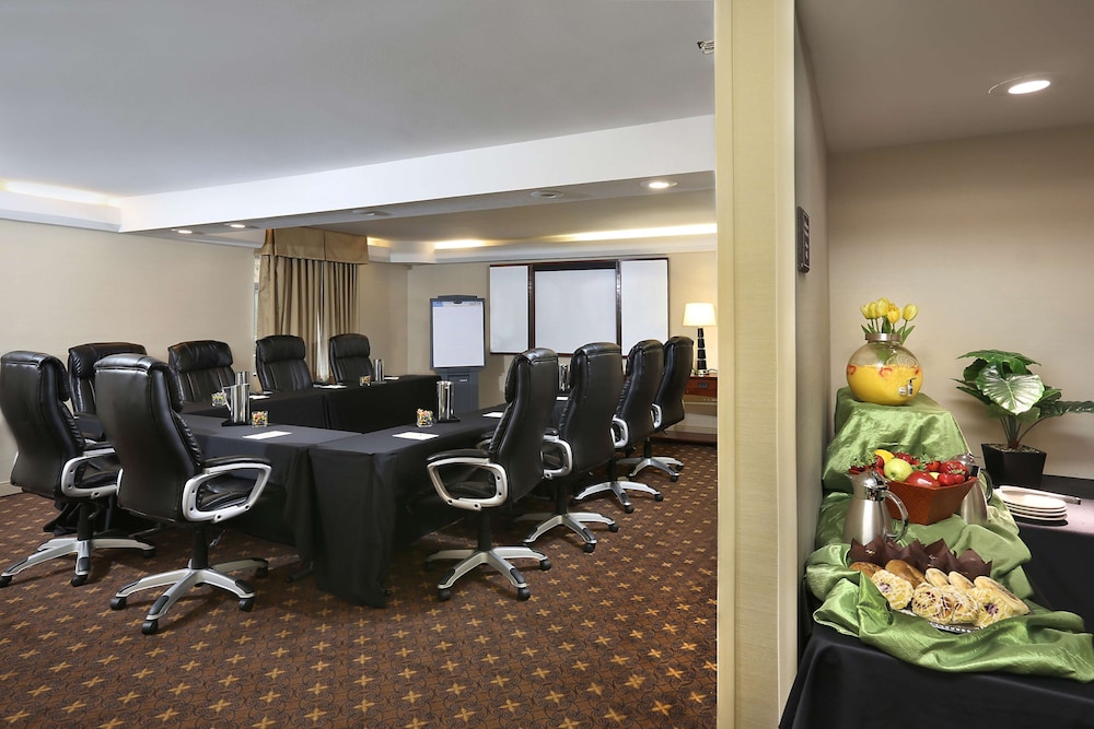 Doubletree By Hilton Denver Thornton 42/47