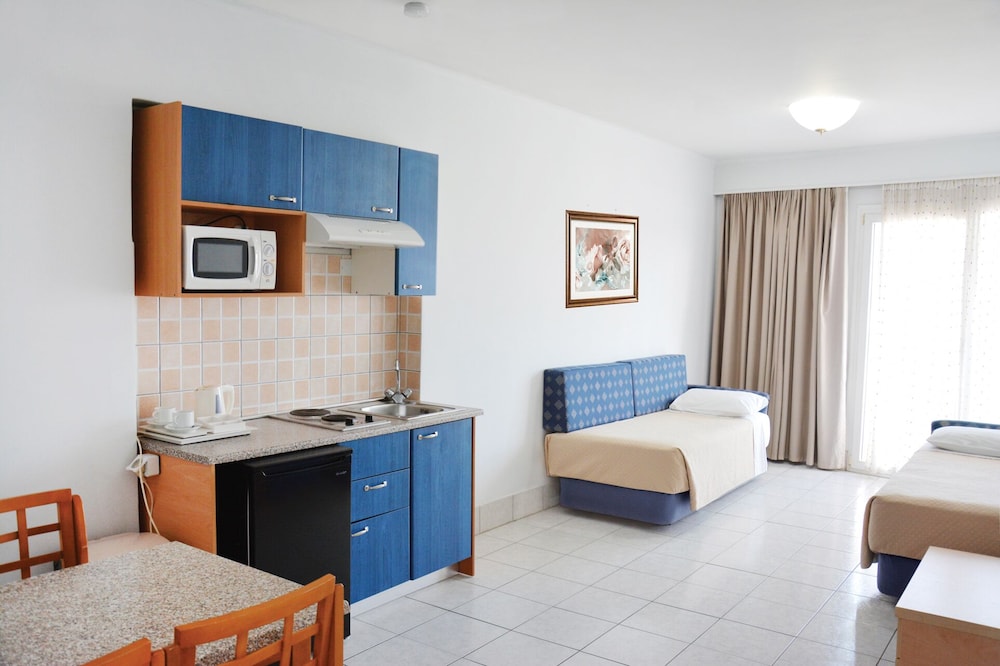 Kosta Palace City Hotel 10/157