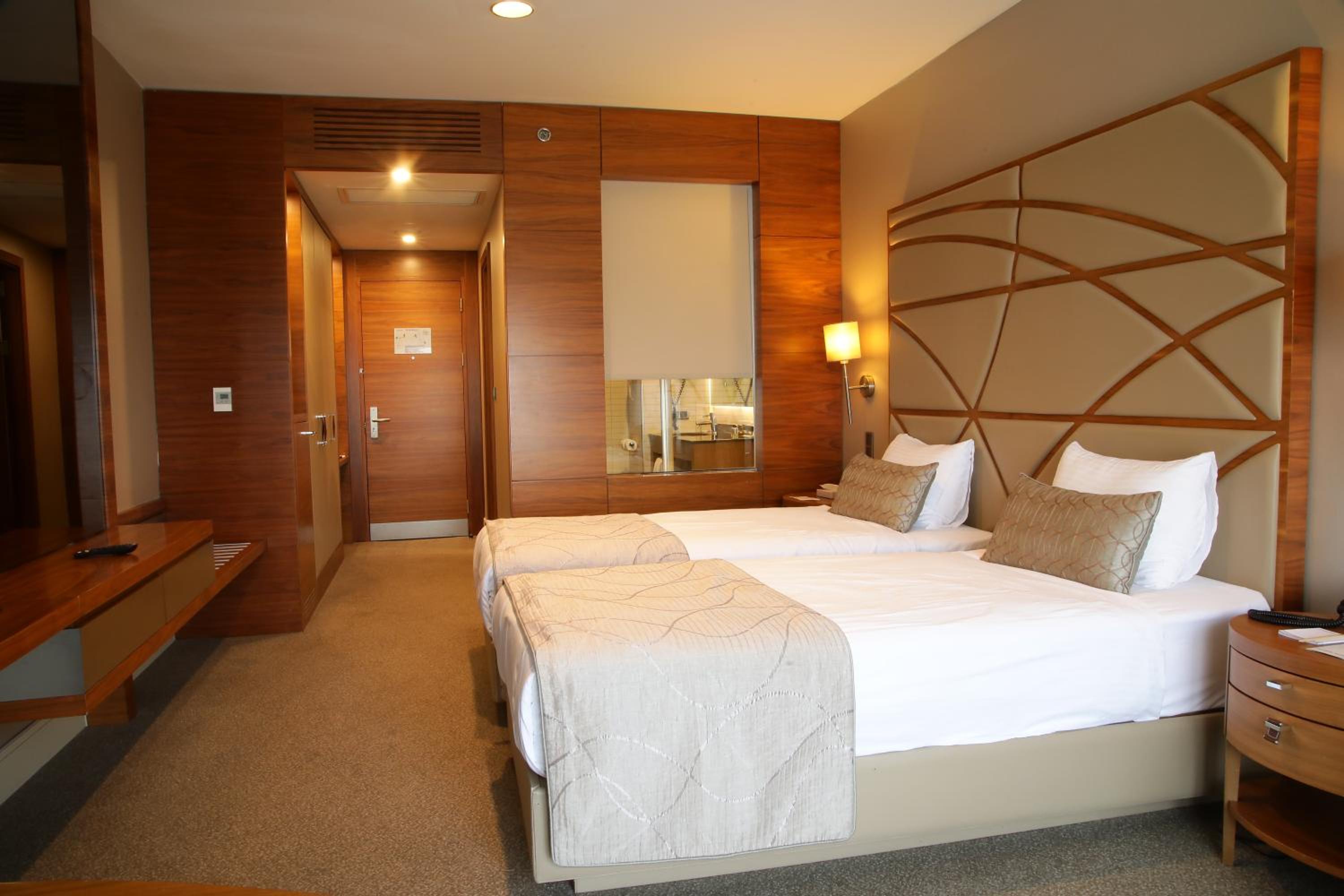Connecting, Superior, Twin Beds, Land View, Sofa