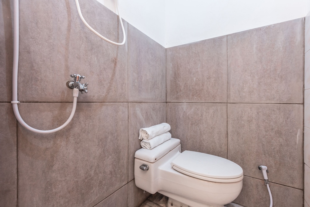 Hotel O near Plaza Pondok Gede formerly Angel Homestay 26/27