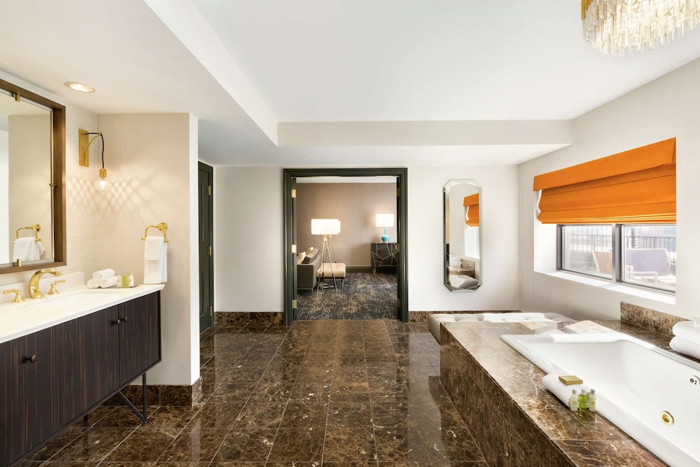 The American Hotel Atlanta Downtown, Tapestry by Hilton 19/81