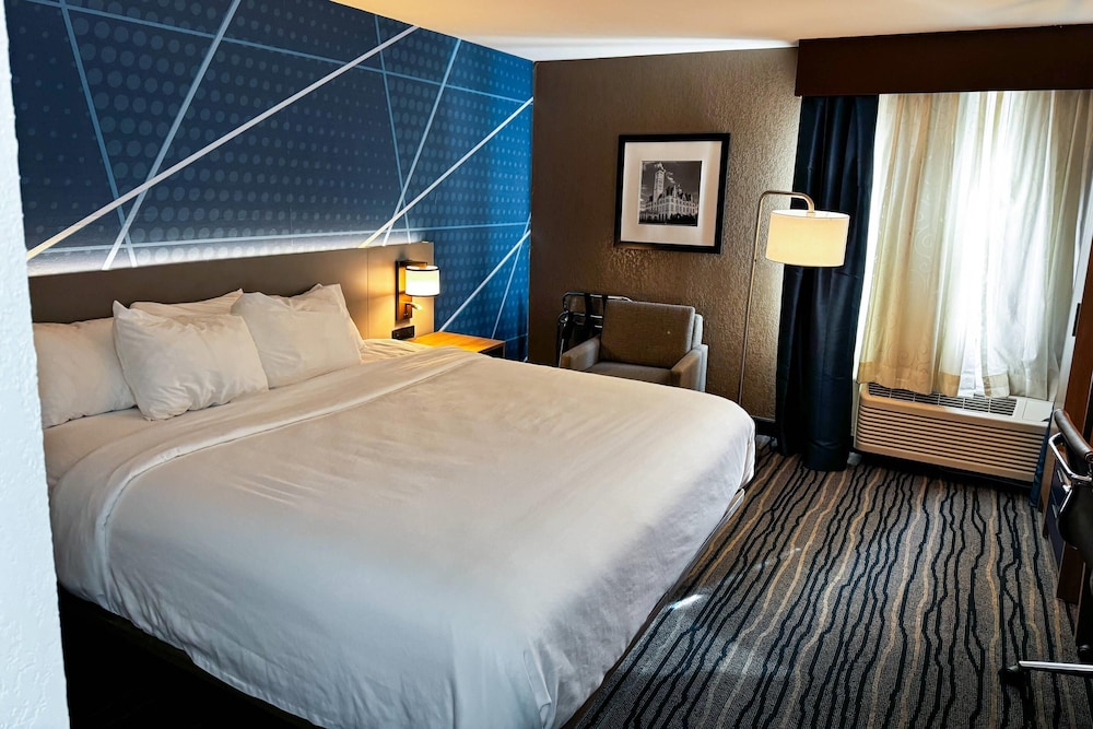 Standard, King Bed