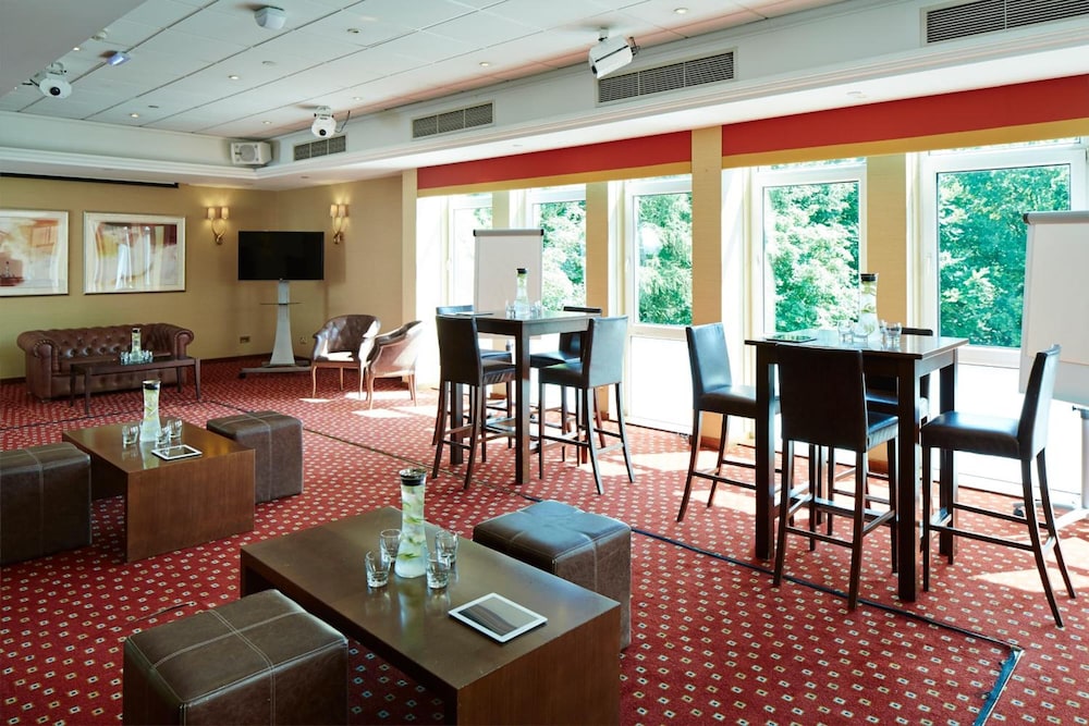 Grand Hotel Gosforth Park 61/68