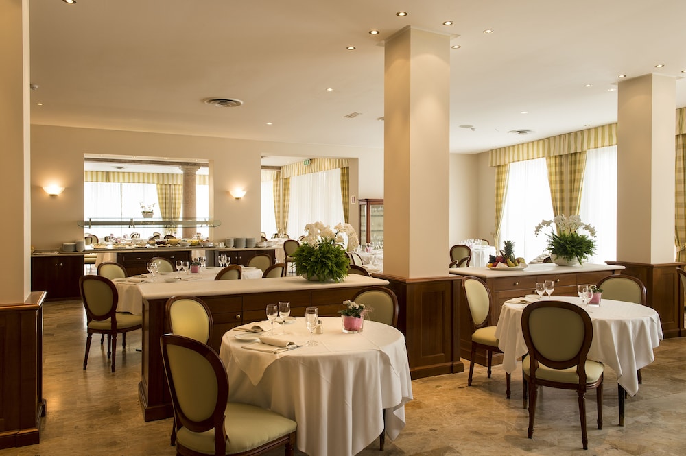 Hotel Sirmione E Promessi Sposi 49/69