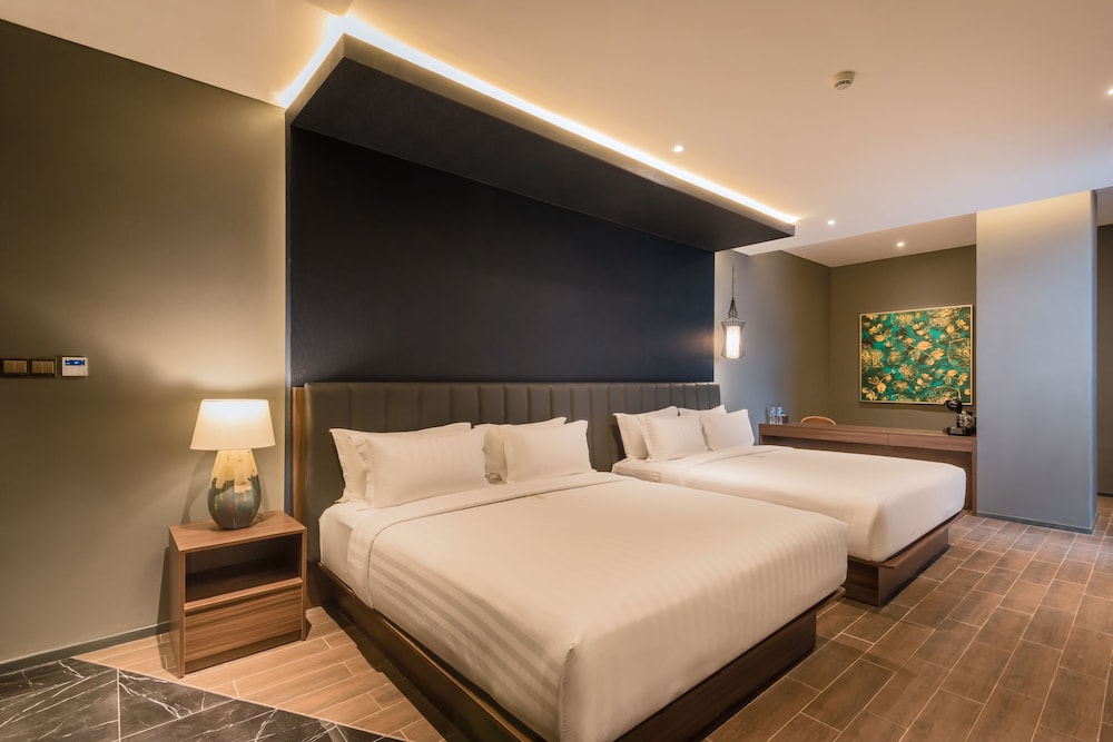 EXECUTIVE, TWIN BEDS