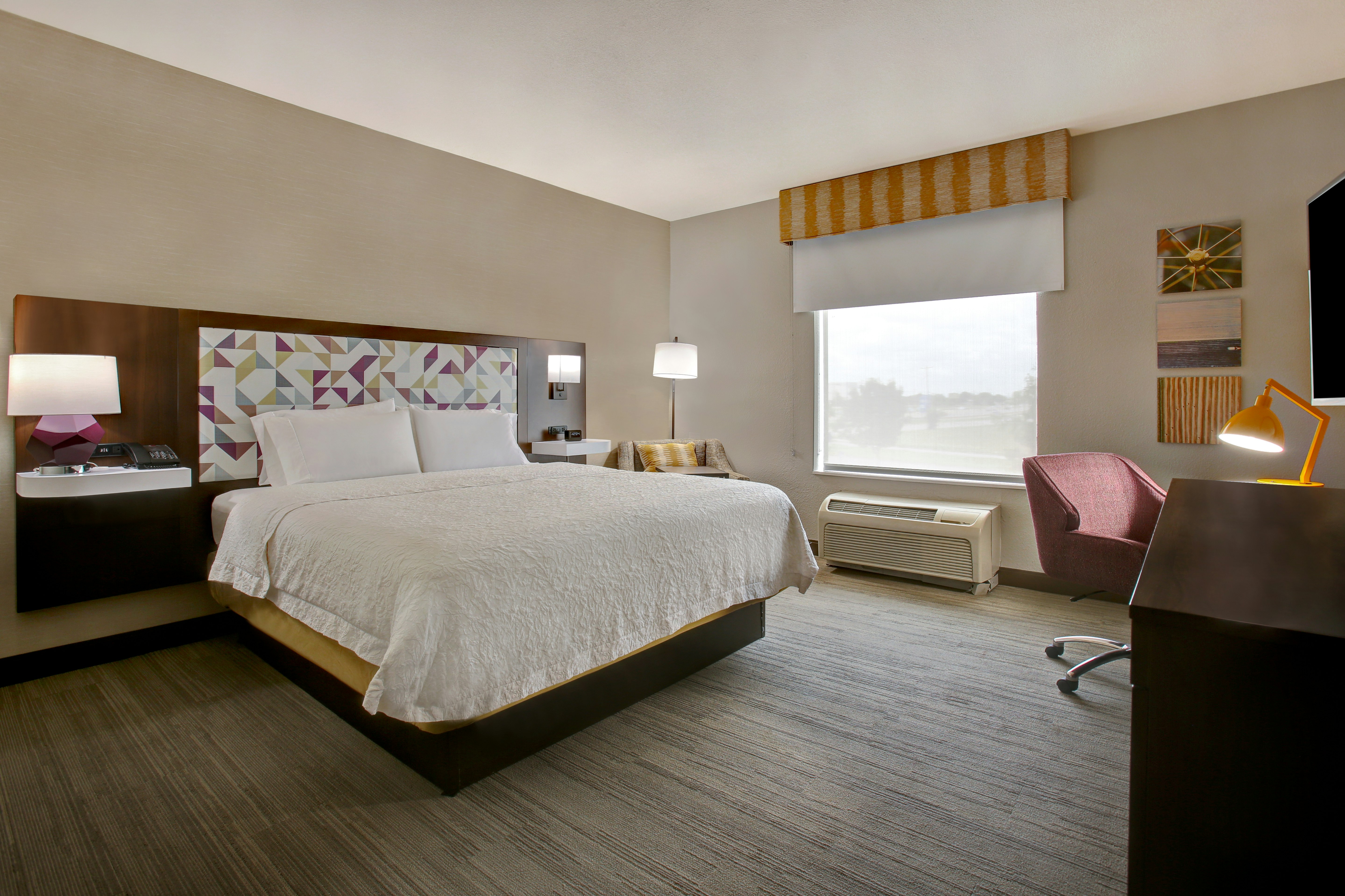 ROOM, KING BED
