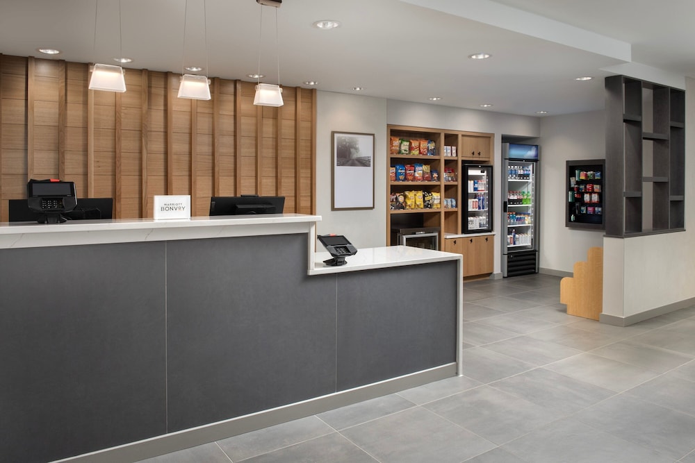 SpringHill Suites by Marriott Cincinnati Mason 1/37