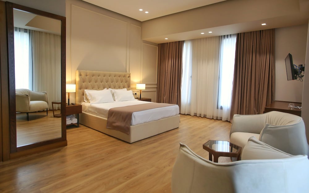 Portik Hotel 11/20