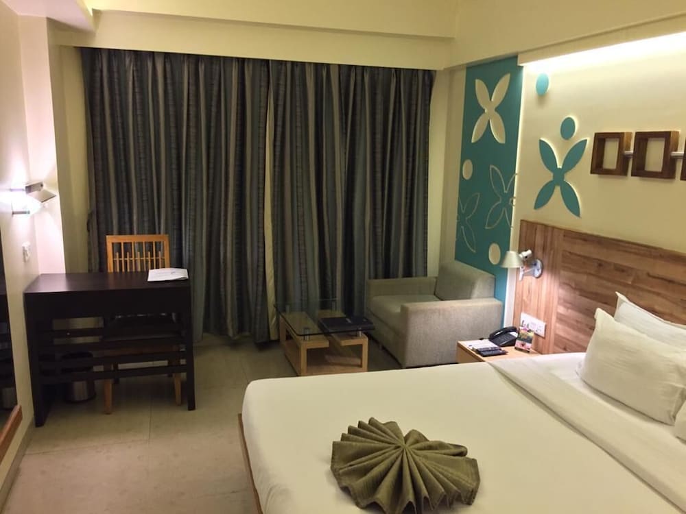 SILVER CLOUD HOTEL 16/71