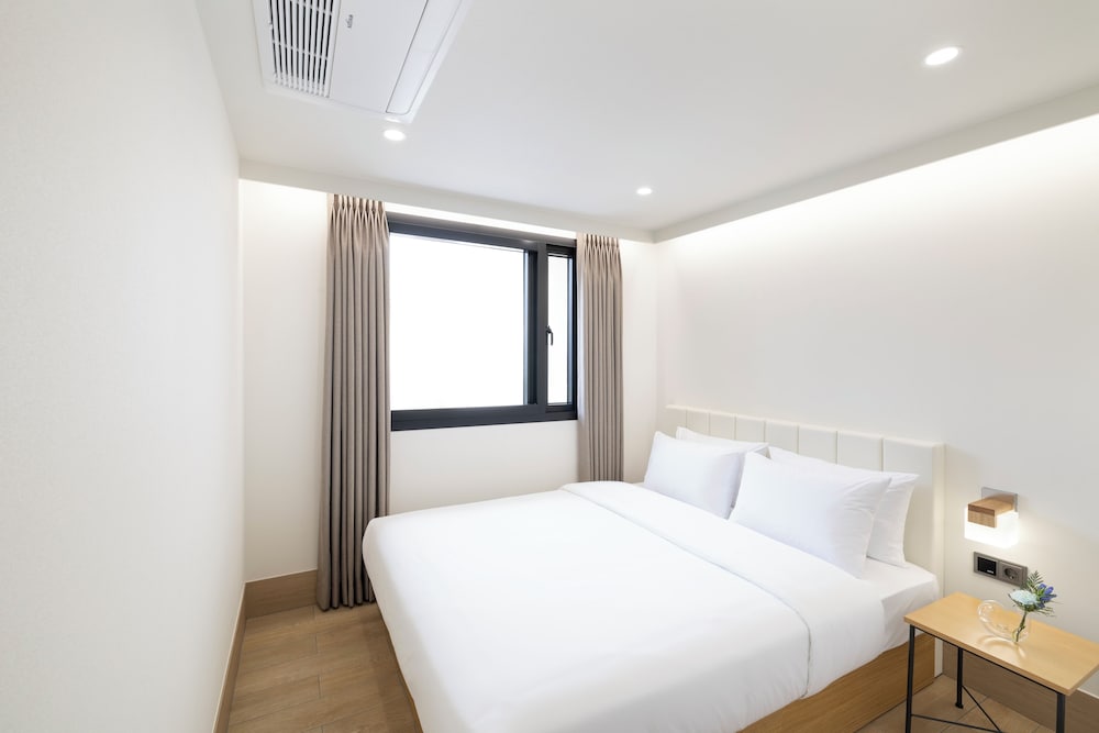 Busan H-Avenue Hotel Seomyeon Station 33/58