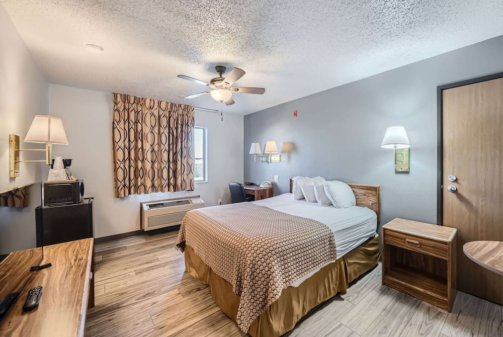Room, King Bed