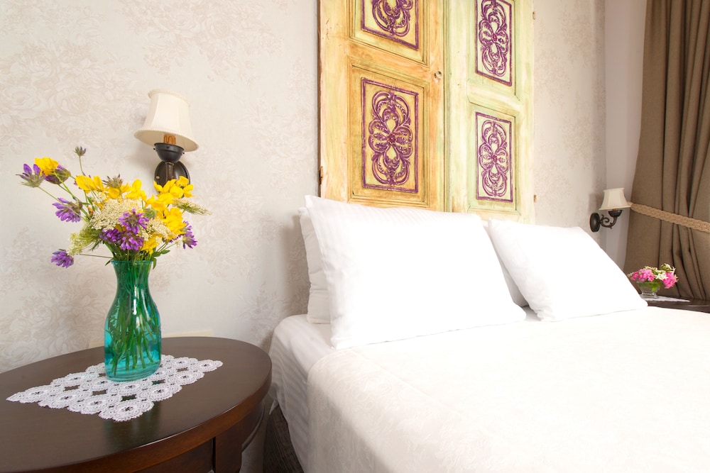 Alacati Kostem Hotel 9/29