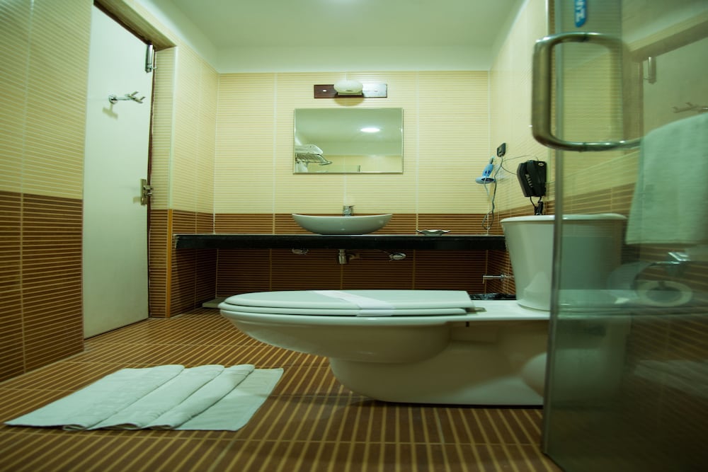ESTHELL VILLAGE RESORT 48/48