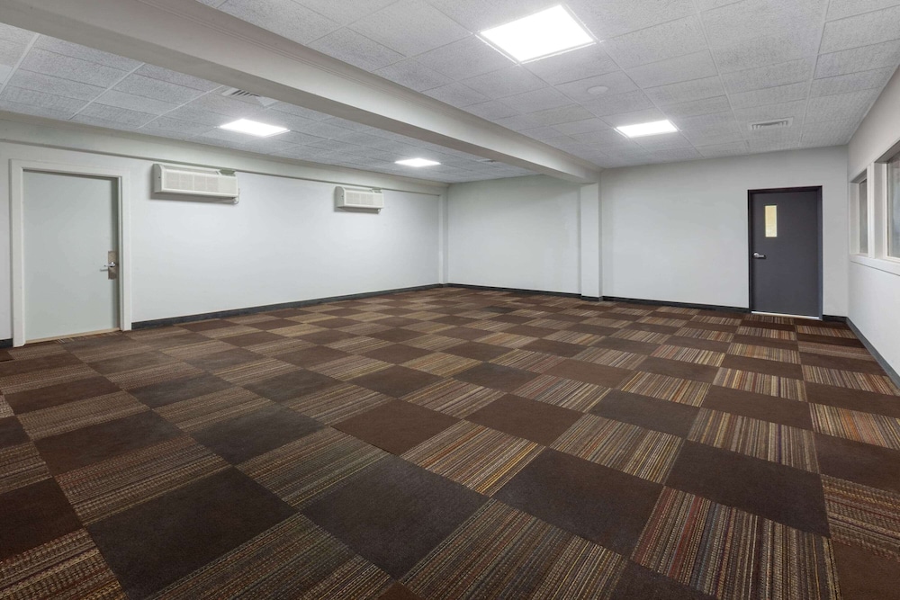 Days Inn By Wyndham Sandusky / Cedar Point 22/30