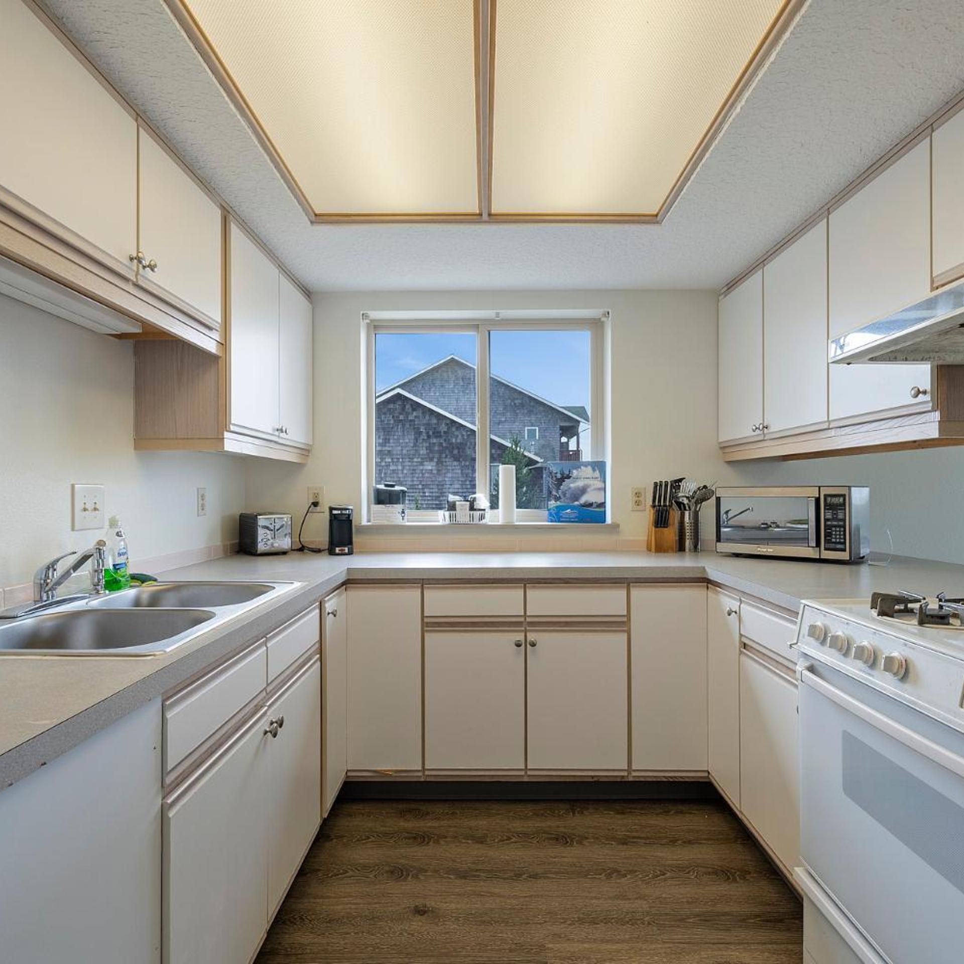 Cedars Ocean View Inn 19/35