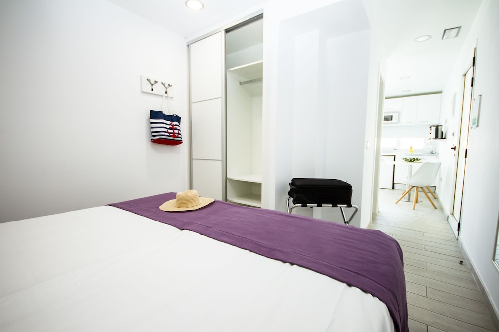 PREMIUM, APARTMENT, SINGLE, BALCONY