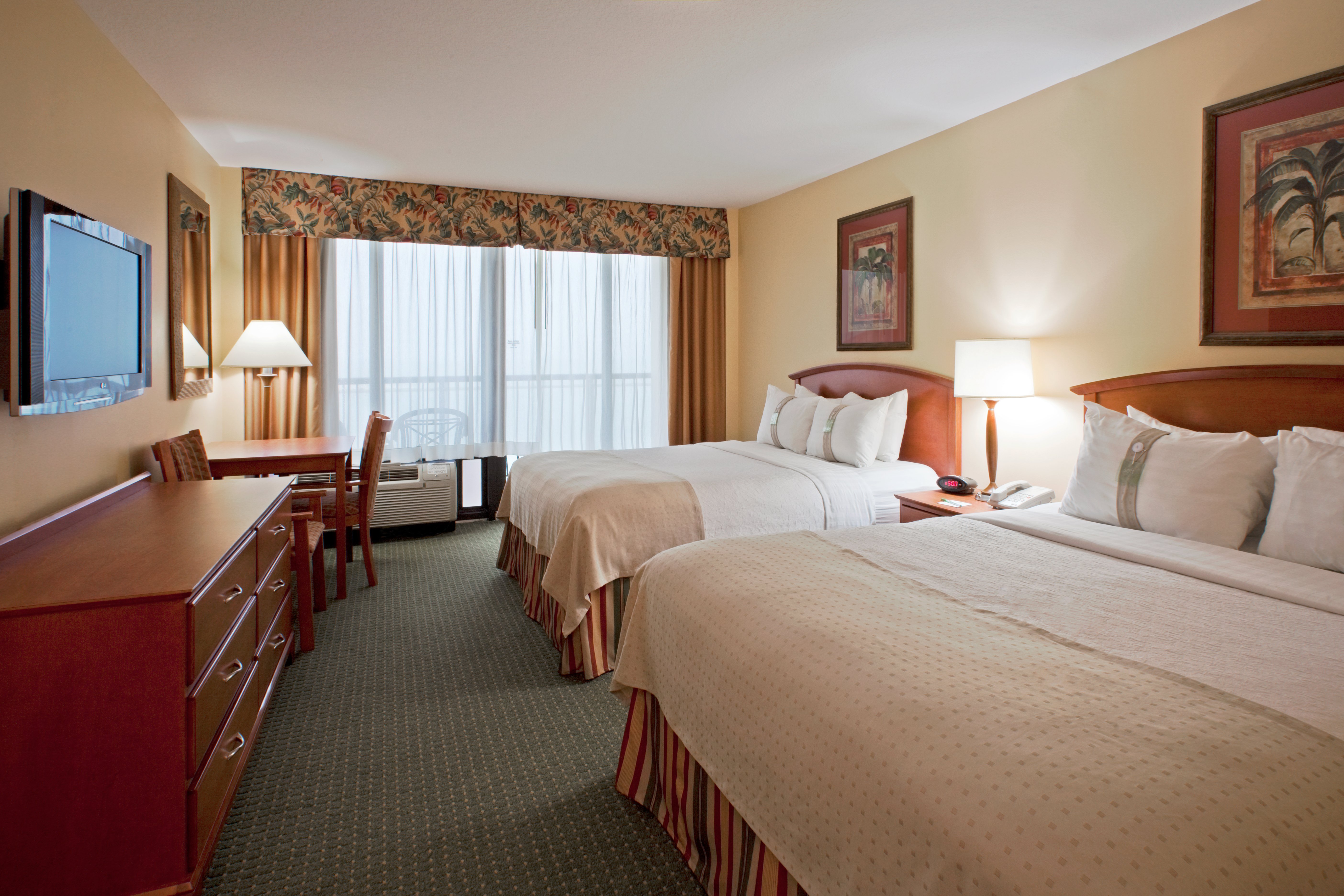 Holiday Inn Hotel and Suites Clearwater Beach 16/50