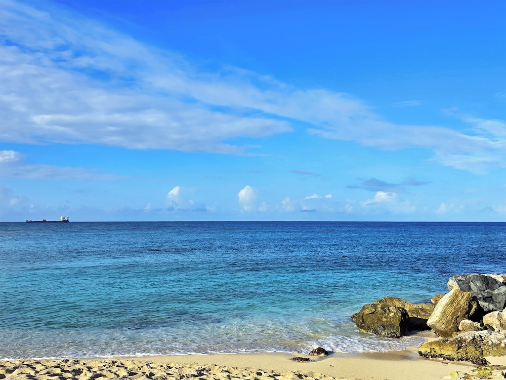 Simpson Bay Resort, Marina & Spa 90/95