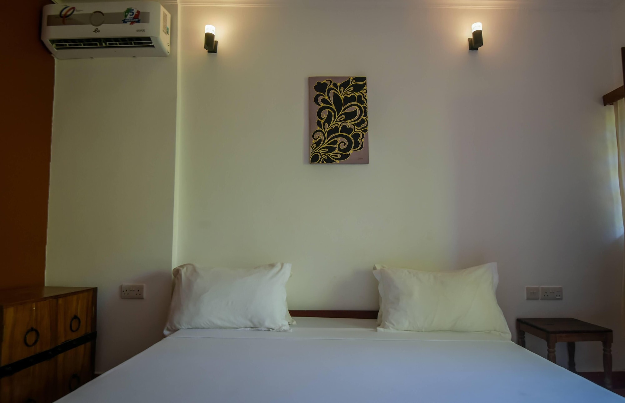 ROOM, DOUBLE BED