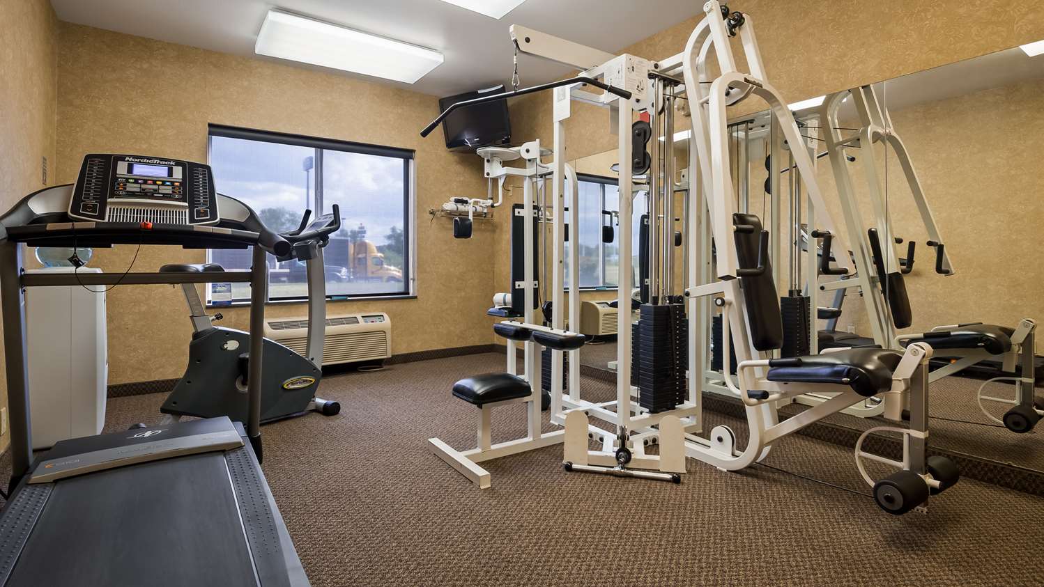 Best Western Penn-Ohio Inn & Suites 15/27