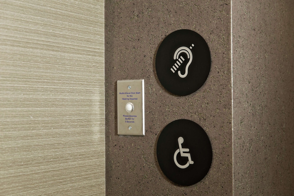 The Porter Portland Curio Collection By Hilton 28/67