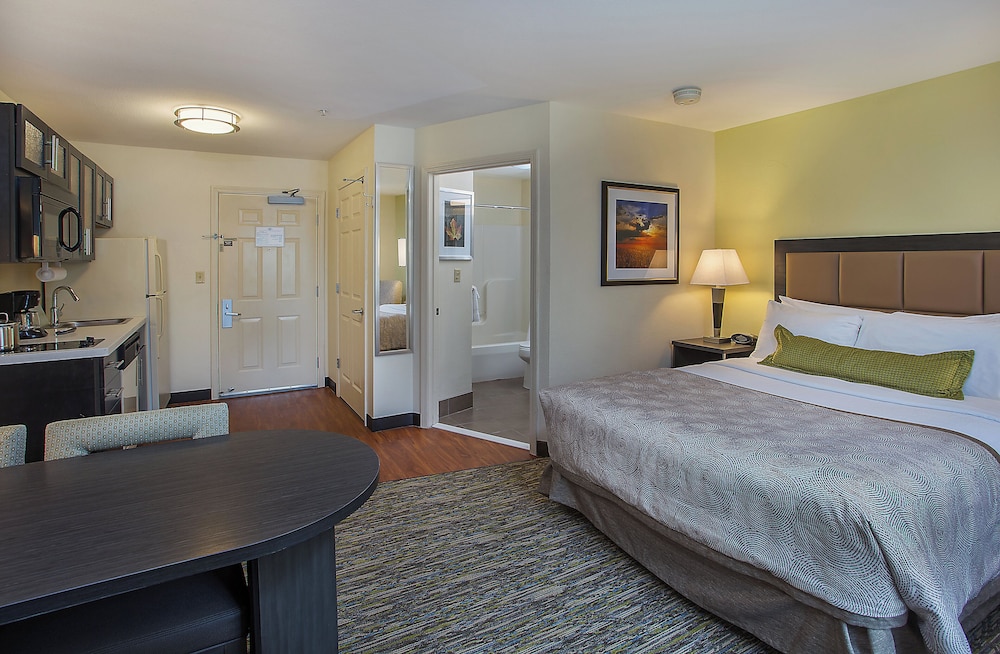 Candlewood Suites Louisville Airport, an IHG Hotel 8/39