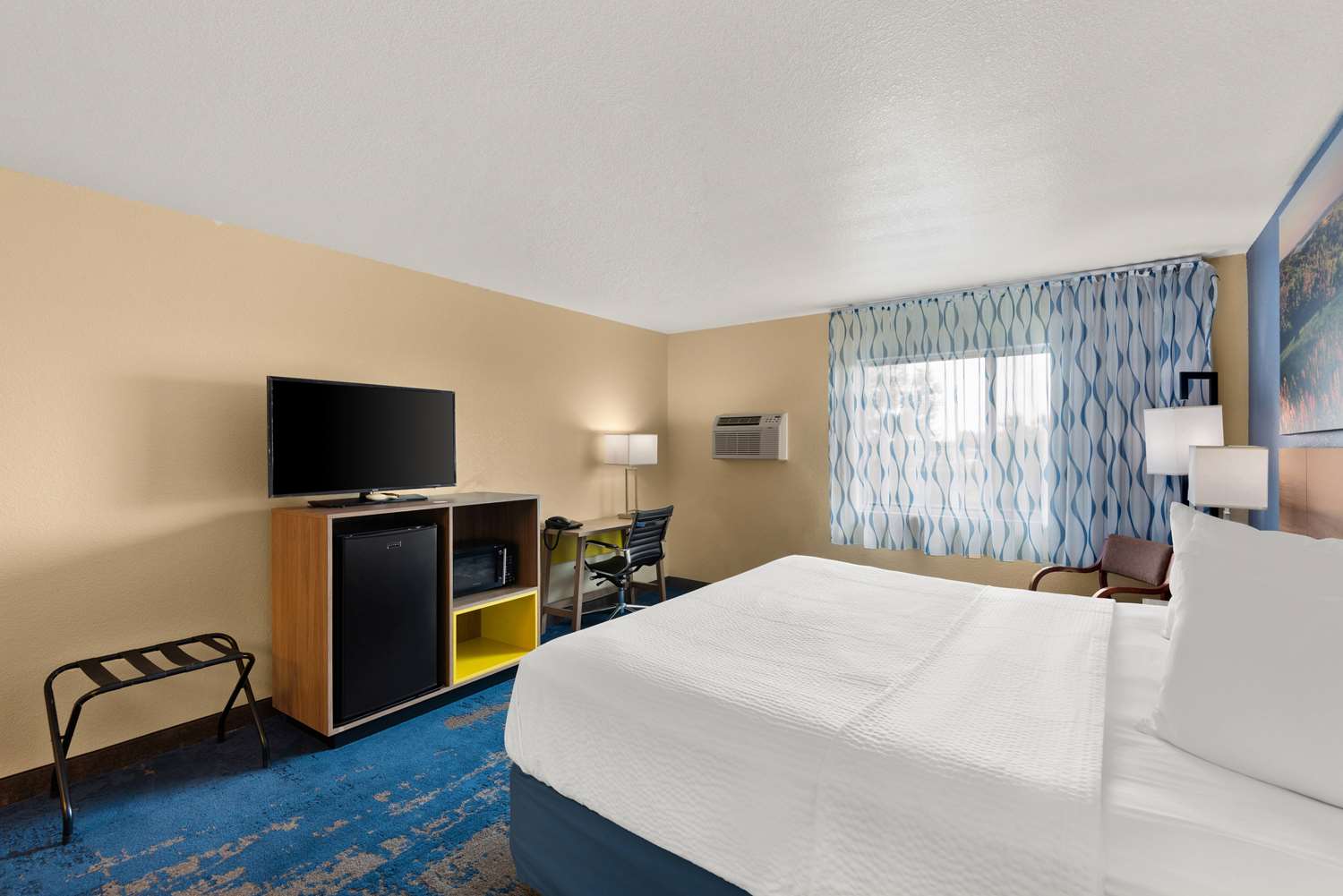 Days Inn by Wyndham Newton - LA 18/34