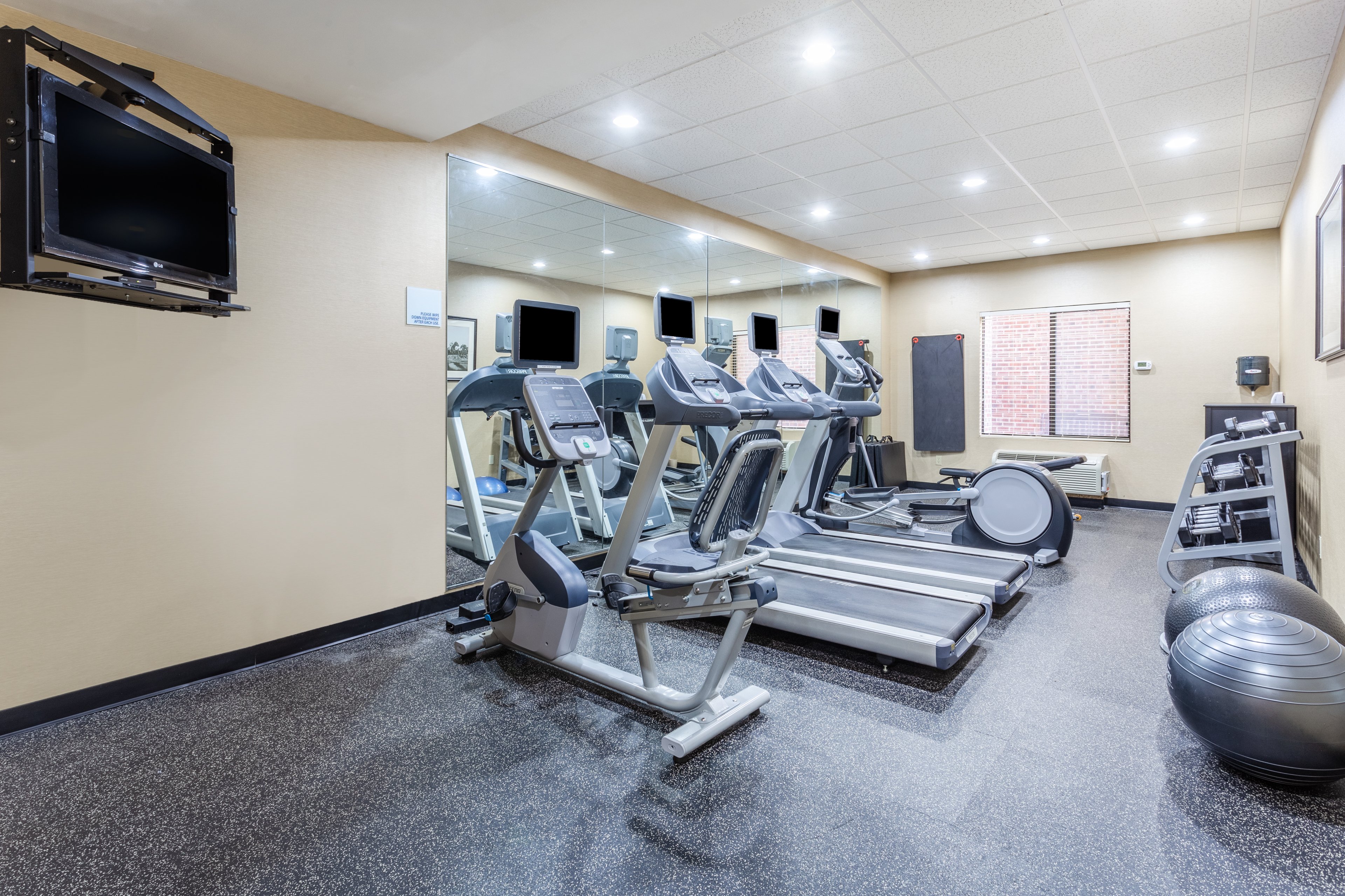 Holiday Inn Express Charles Town 36/62