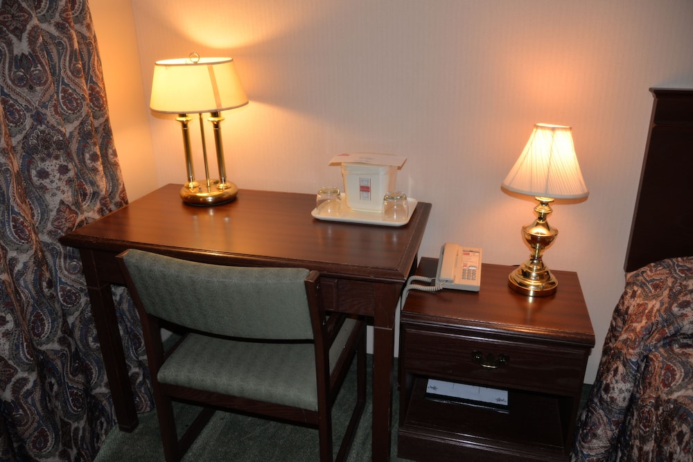Travelodge by Wyndham Saint-Liboire 6/27