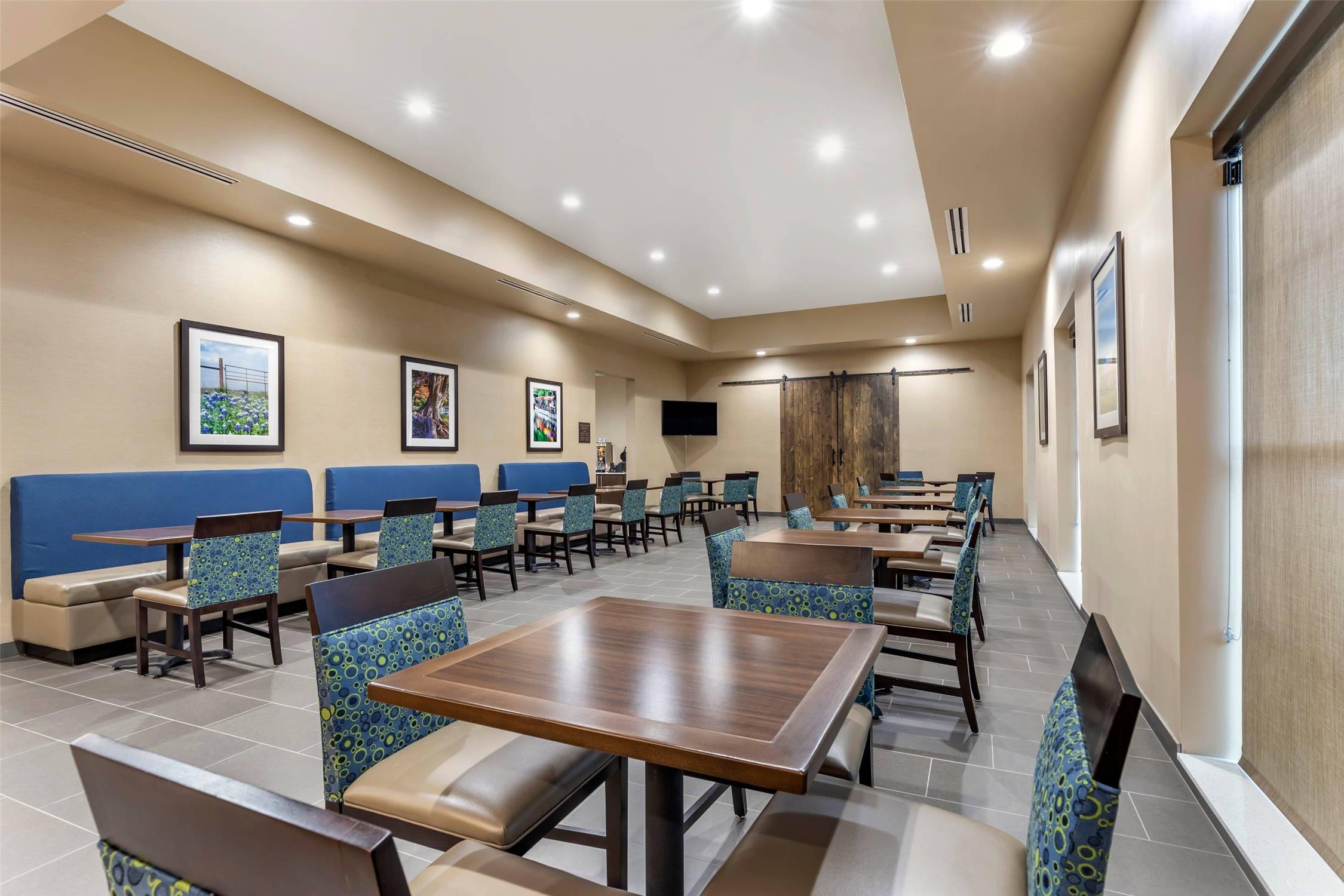 Comfort Suites San Antonio Ft. Sam Houston/SAMMC Area 23/25