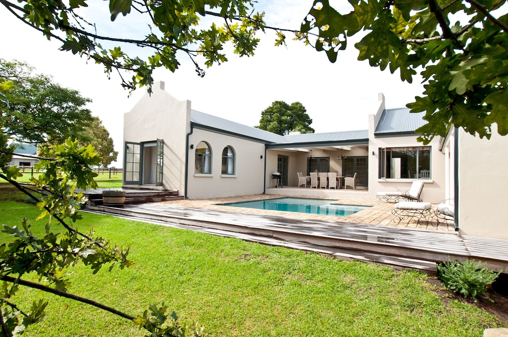 Rare Earth Country House 18/28