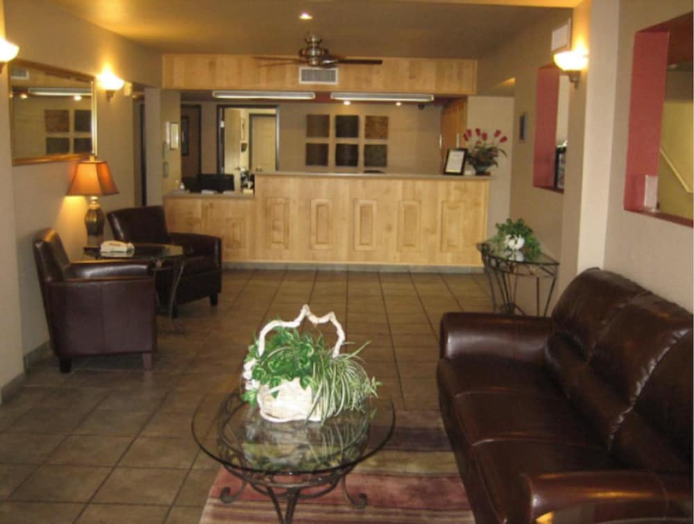 Catalina Inn 7/40
