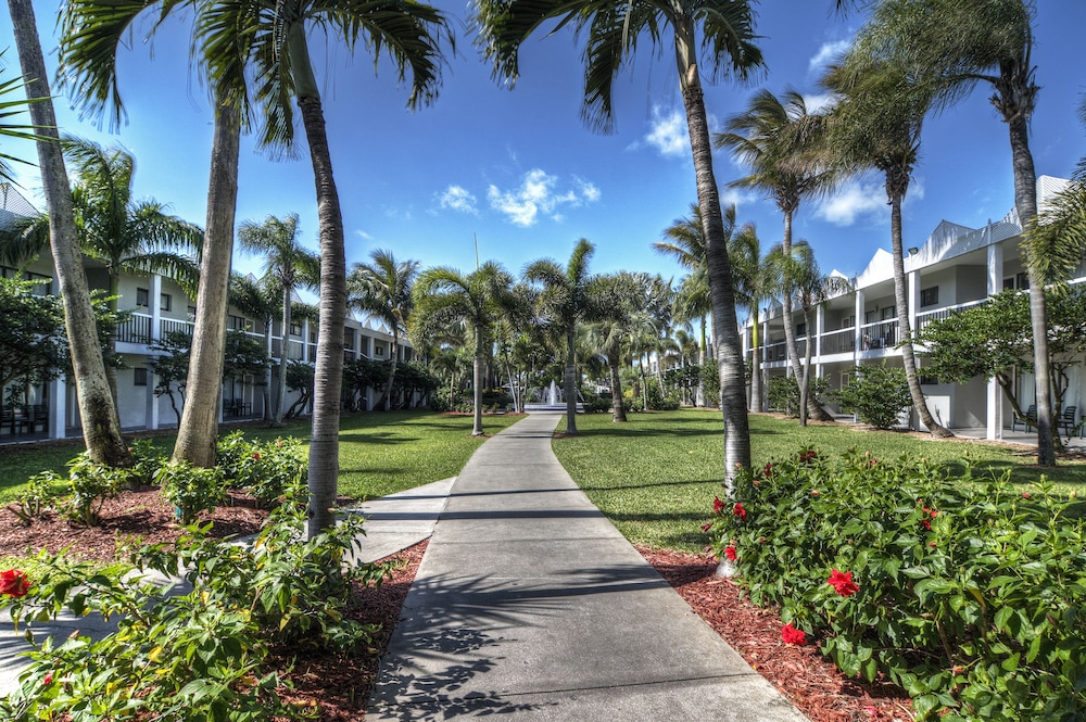 The Beachcomber St. Pete Beach, Outset Collection by Hilton 3/40