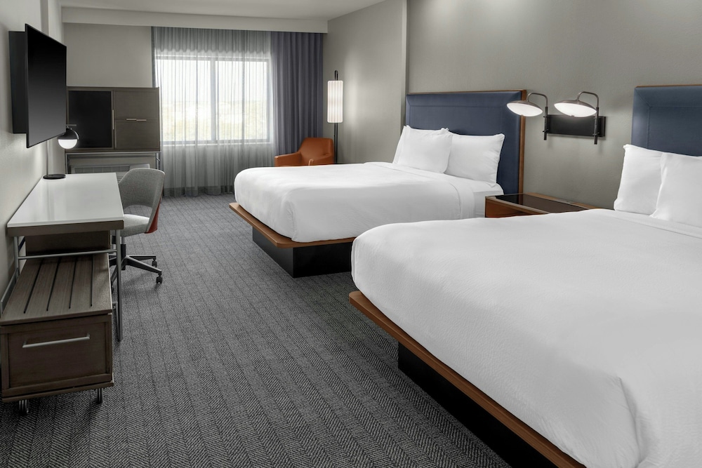 Courtyard By Marriott Sherman 14/45