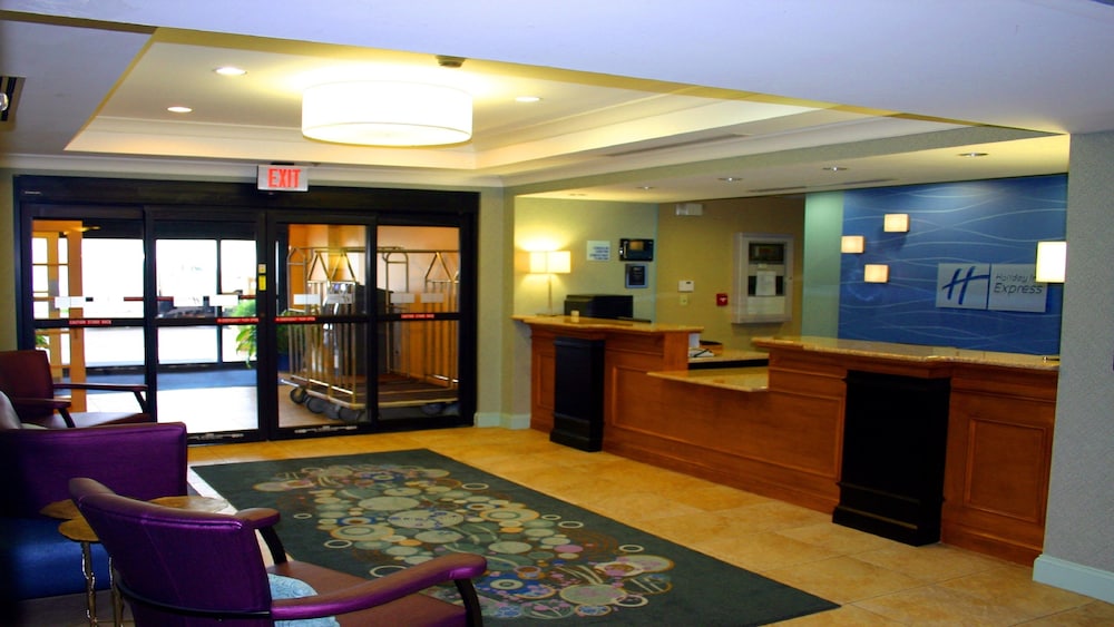 Holiday Inn Express Bluffton At Hilton Head Area 56/80