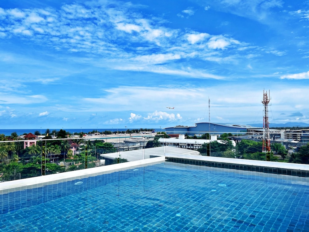 The Sixteenth Naiyang Beach Hotel 44/50