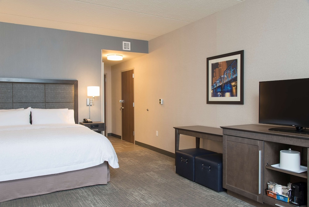 ROOM, KING BED, SOFA, ACCESSIBLE