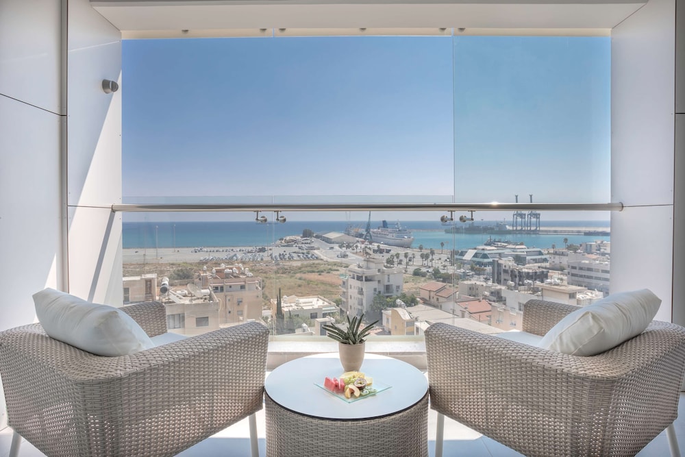 Radisson Blu Hotel Larnaca 51/74