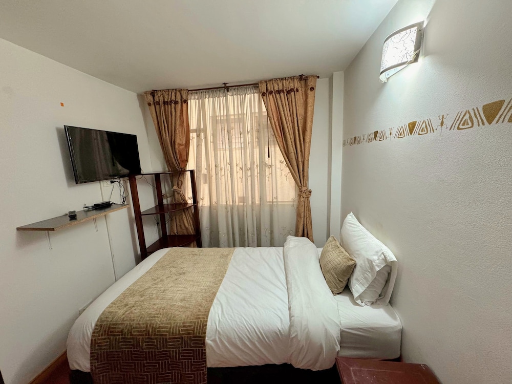 ROOM, SINGLE