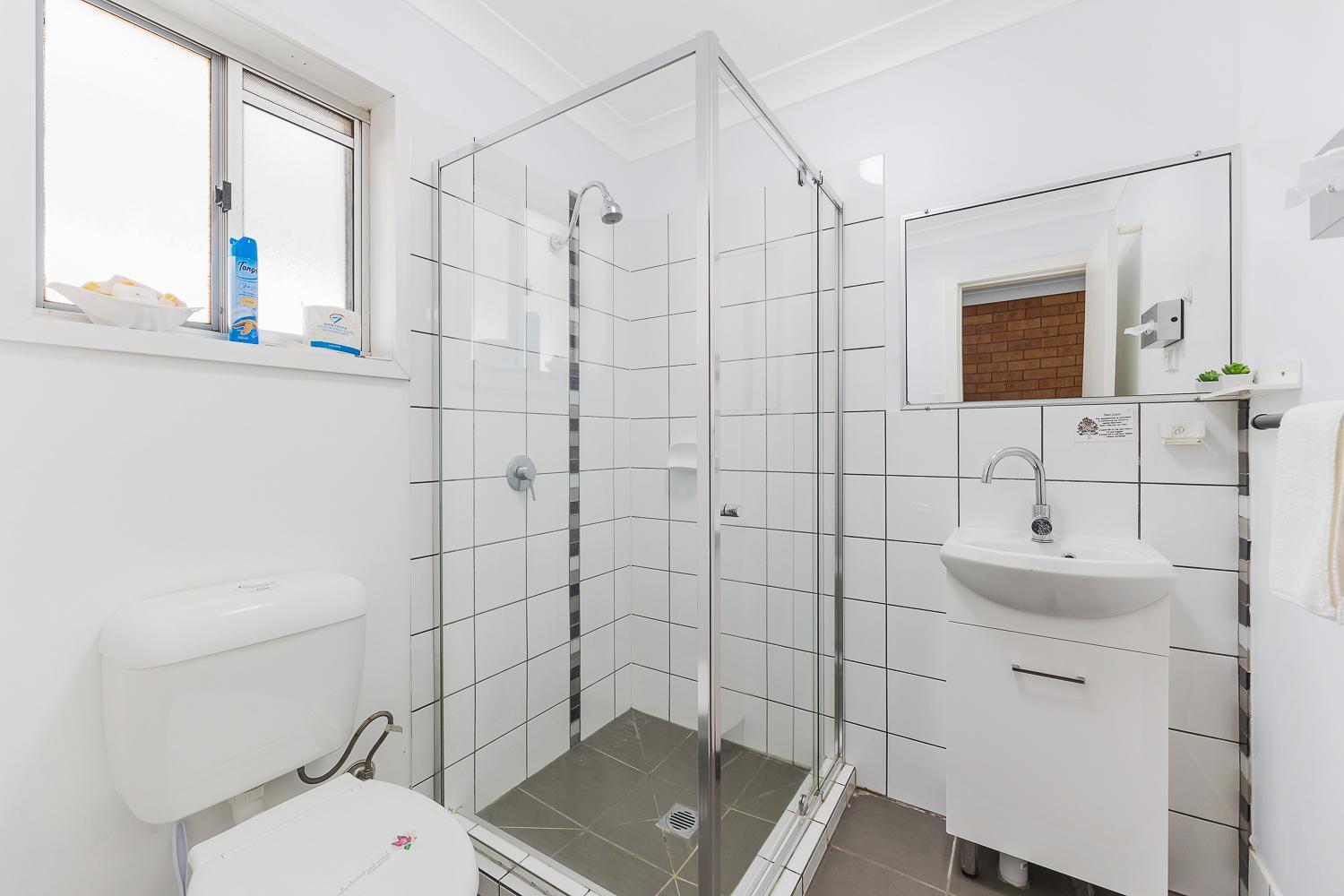 غرفة بسرير كوين وسرير فردي، CASTLREAGH MOTOR INN 9/10