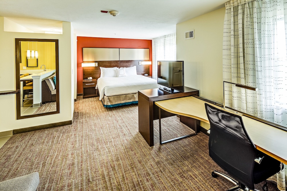 استوديو بسرير كينج مع أريكة، RESIDENCE INN AKRON SOUTH/GREEN 2/5