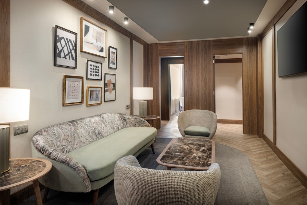 The Westin Madrid Cuzco 41/65