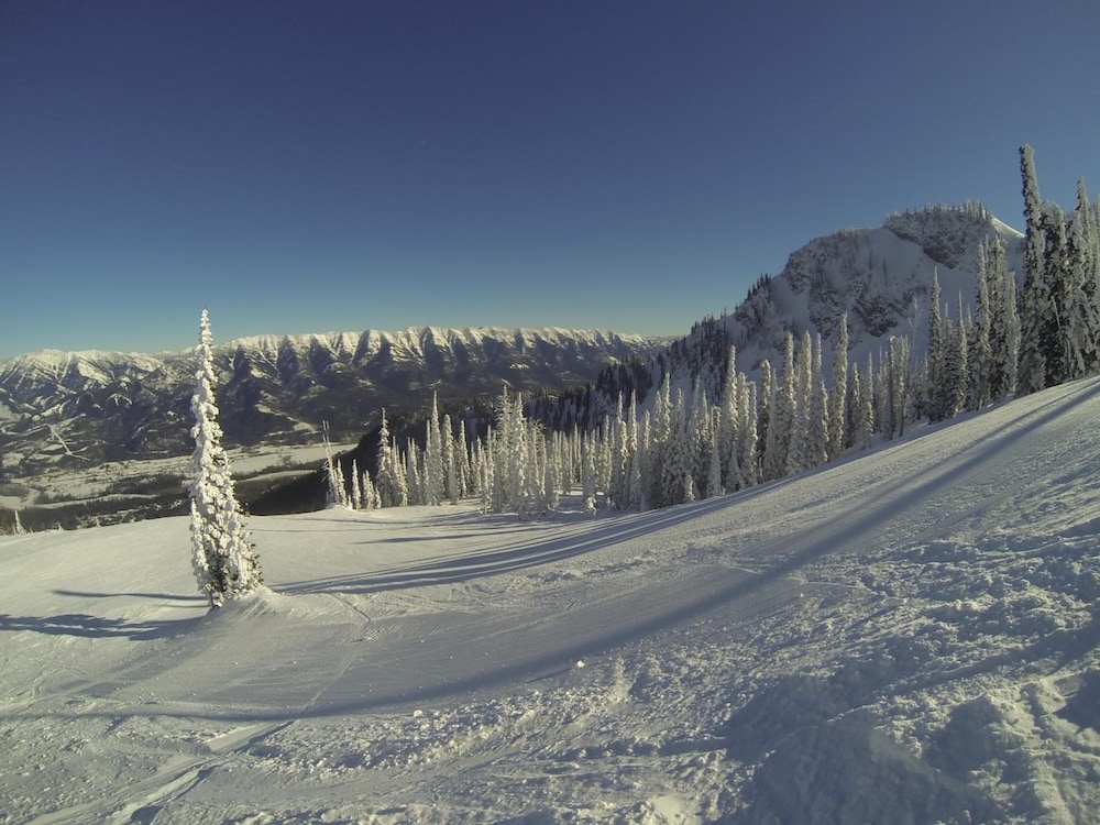 Fernie Slopeside Lodge 13/20