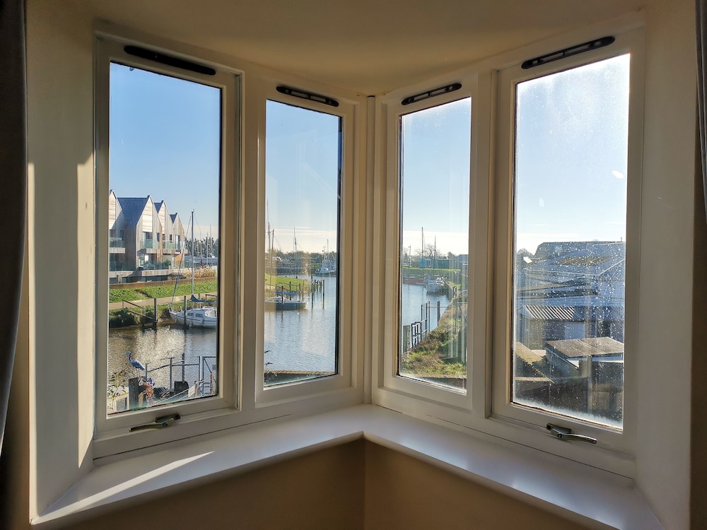 The River Haven Hotel 3/39